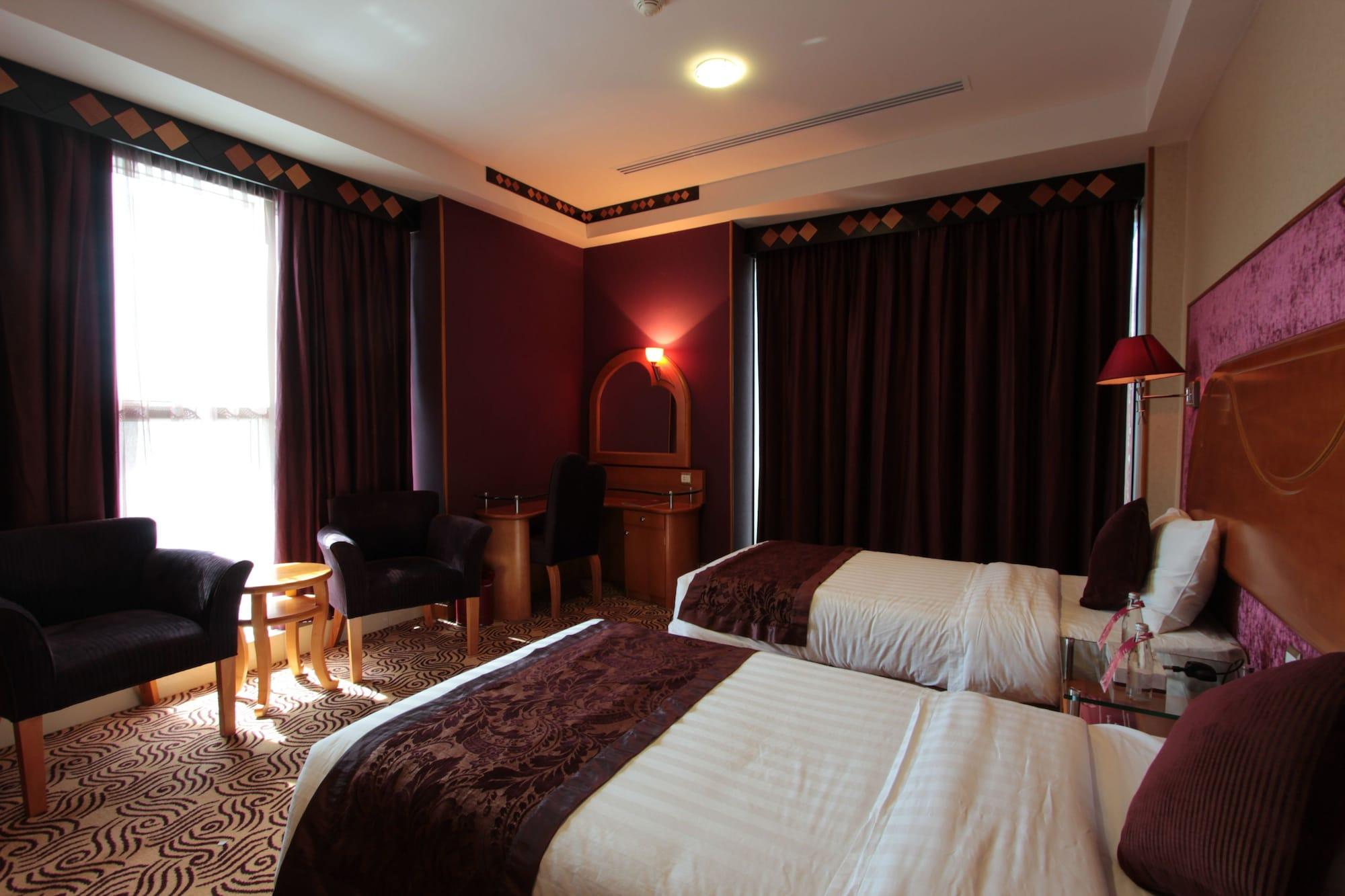 Awaliv International Hotel Ta'if Dış mekan fotoğraf A room at the hotel
