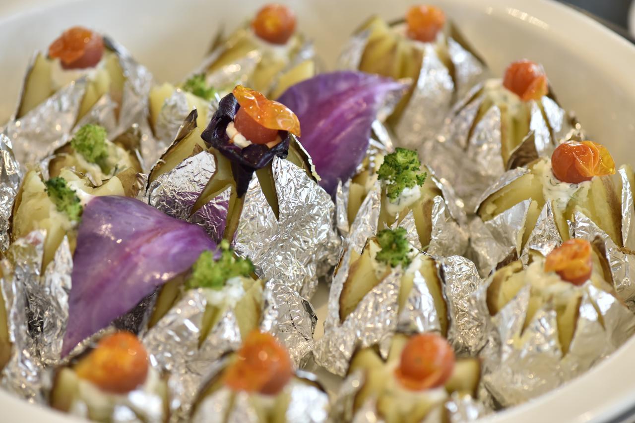 Awaliv International Hotel Ta'if Dış mekan fotoğraf Indian sweets