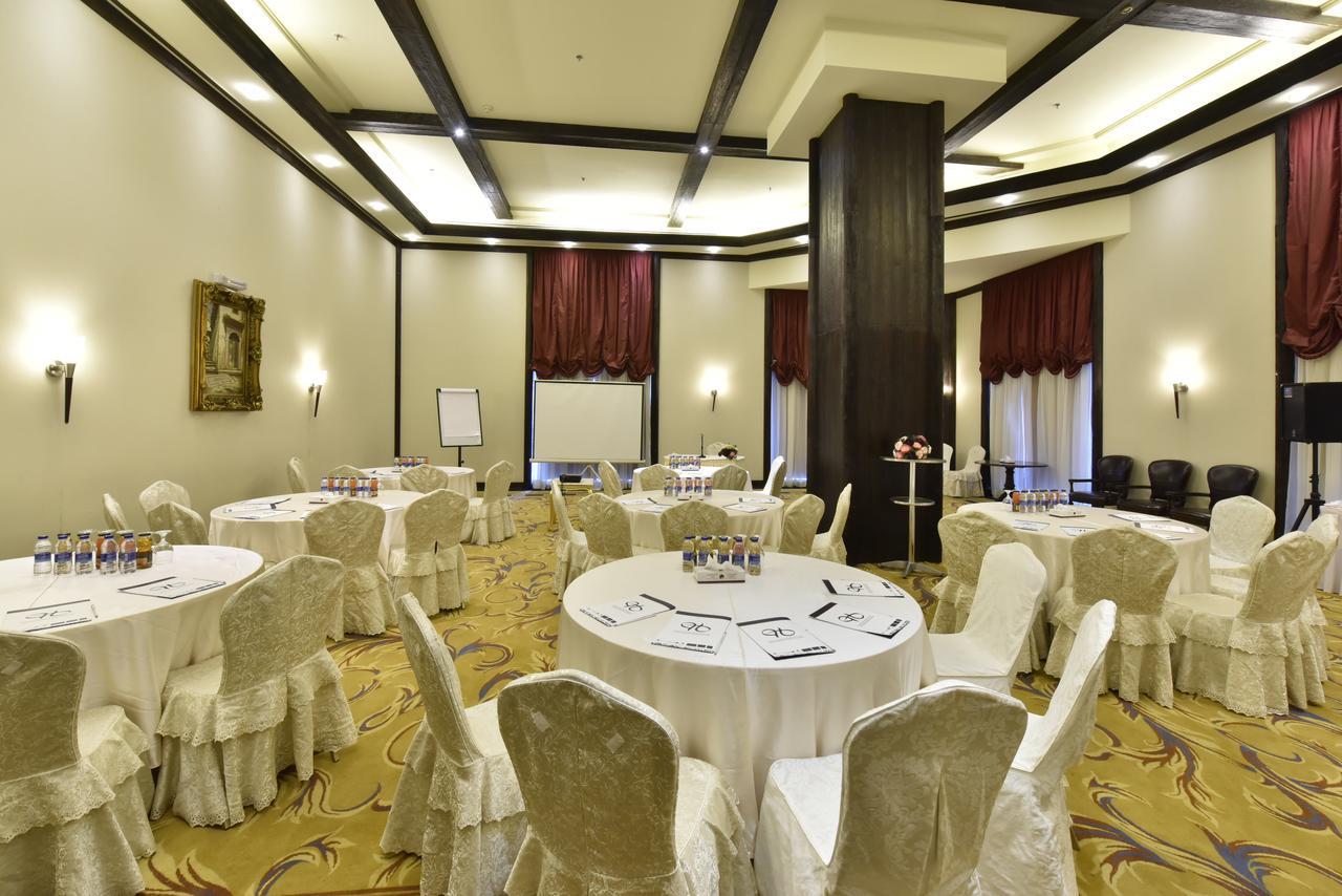 Awaliv International Hotel Ta'if Dış mekan fotoğraf Meeting room